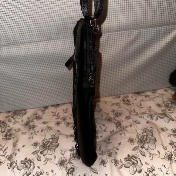 Slim, small laptop iPad bag.
